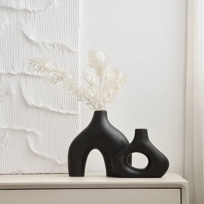Arca Noir Ceramic Vase